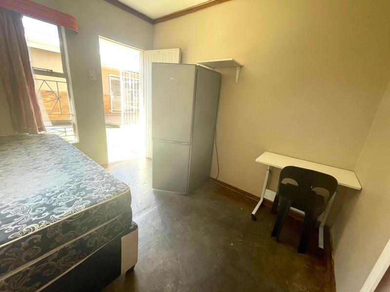 To Let 10 Bedroom Property for Rent in Bult West North West